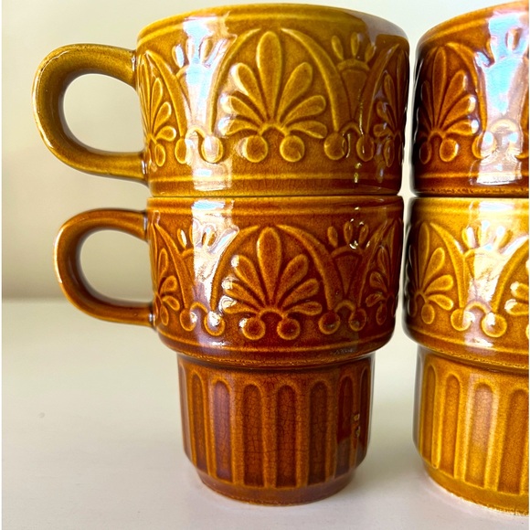 4 VTG Embossed Mid
Century Modern Ceramic Glazed
Stacking Mugs Japan
Brown Gold - Picture 5 of 9